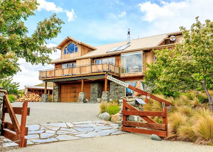 Glacier Rock Lakeview House