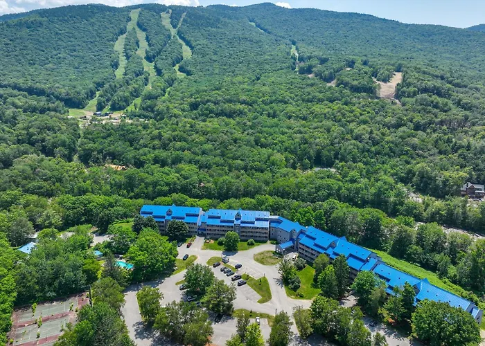 Lincoln Condo W/ Resort Amenities & Mountain Views
