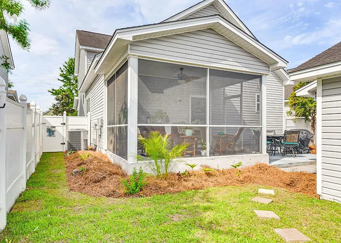 3 Mi To Beaches! Charming Bluffton Escape W/ Yard