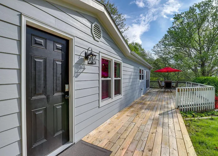 Deck & Views! Secluded Retreat 12 Mi To Asheville