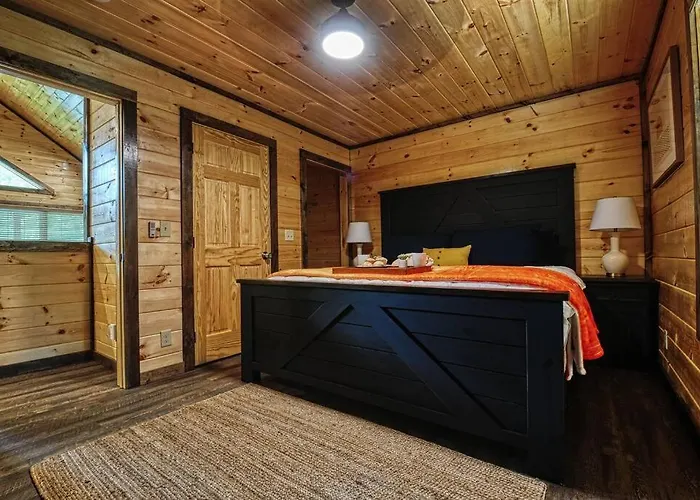 Theater Room, Private Sauna, Hot Tub, Arcade, Pool