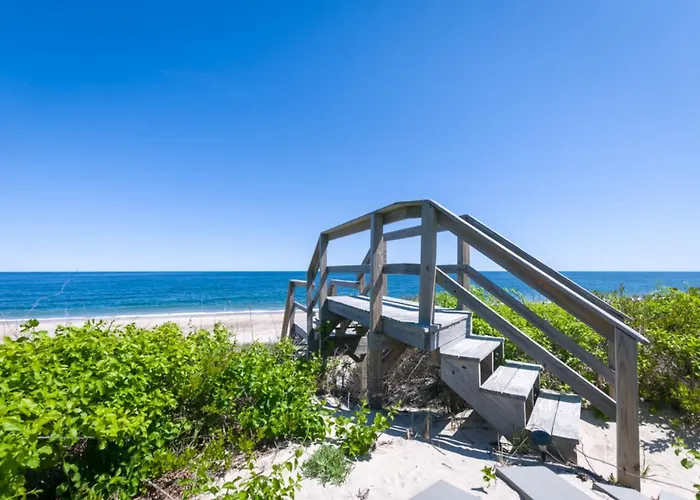 East Sandwich Escape—Deck, Beach Summer Fun