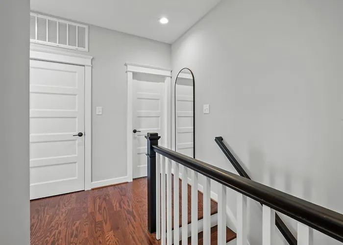 Richmond Gem, Free Parking, Quiet, Fenced,Walkable