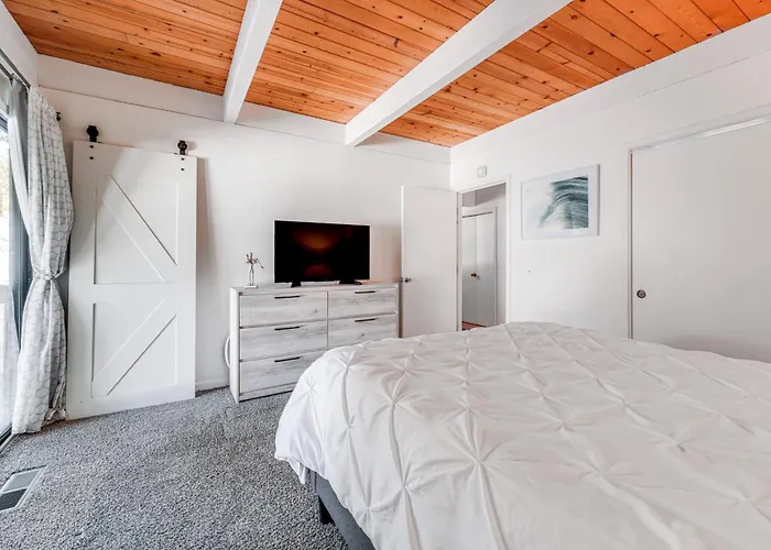 1 Mi To Lake Tahoe: Condo W/ Pool Access
