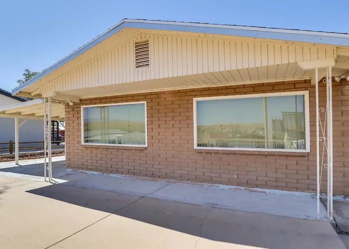 Riverfront Bullhead City Home W/ Mountain Views!