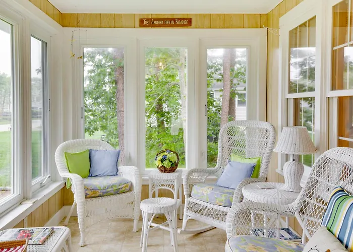 Kennebunkport Getaway W/ Grill: Walk To Beach!