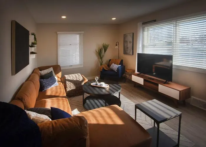 The Cozy Colfax House