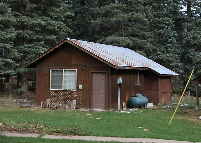 Bear Paw Lodge & Vacation Homes