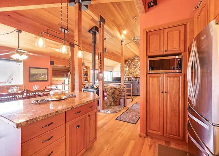 1 Mi To Lake Tahoe: Home W/ Hot Tub & Decks