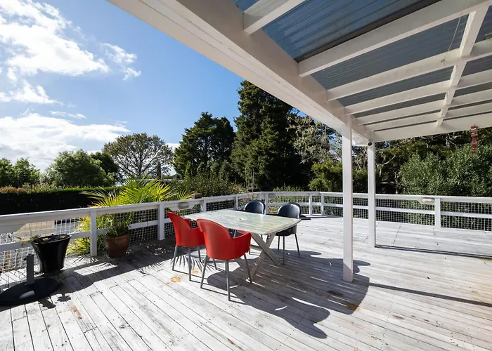 Kings Summer House - Paihia Holiday Home