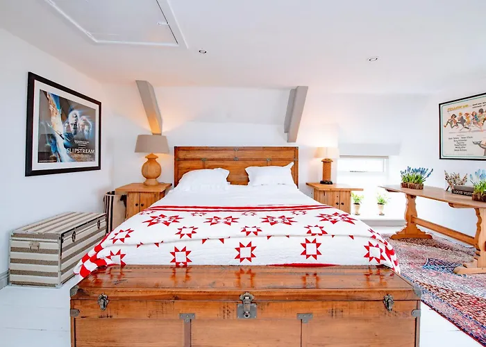 Magnificent Clarence Cottage!