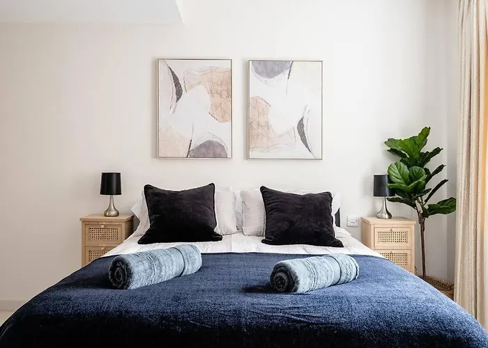 Fantastic, Spacious 2 Bedroom Apartment In Converted Chapel