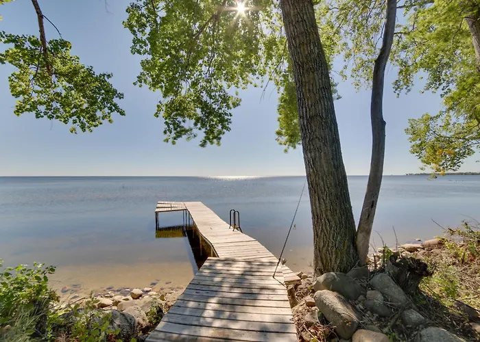 600' Of Green Bay Frontage & Dock: Cozy Cottage
