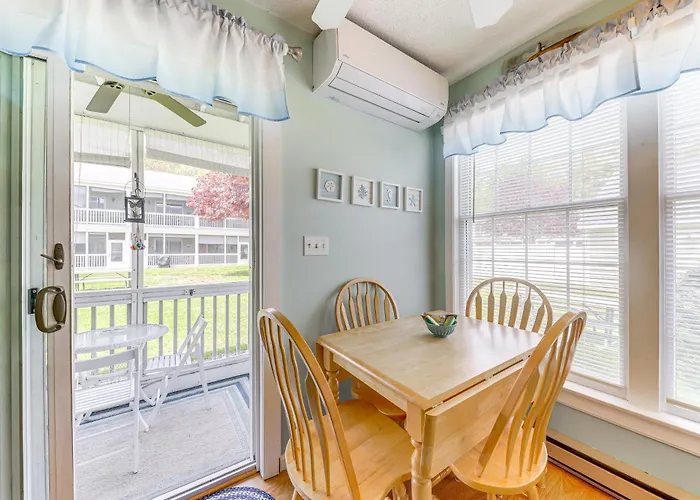 2 Mi To Drakes Island Beach: Condo W/ Porch!