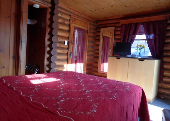 Seven Dwarfs Cabin - On The Brook Cabins