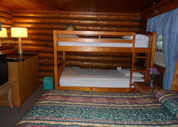 Seven Dwarfs Cabin - On The Brook Cabins