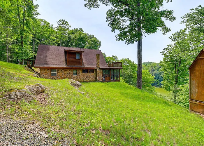 Peaceful South Holston Lake Cabin W/ Dock & Deck!
