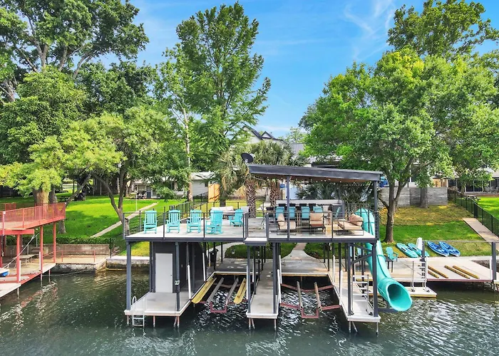 Palm Paradise On Lake Lbj With Concierge Services