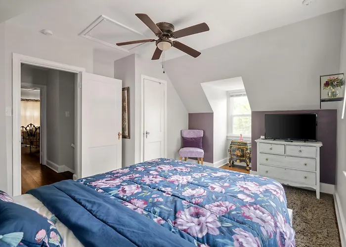 Private House + Yard Central Location To All Rva