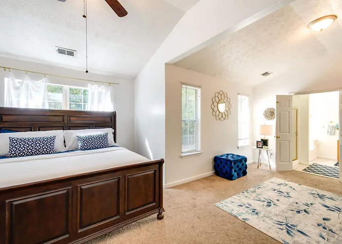 Atlanta Area Home W/ Yard ~ 2 Mi To Six Flags
