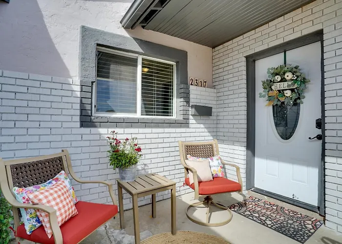 Chic Silver City Getaway W/ Patio + Gas Grill