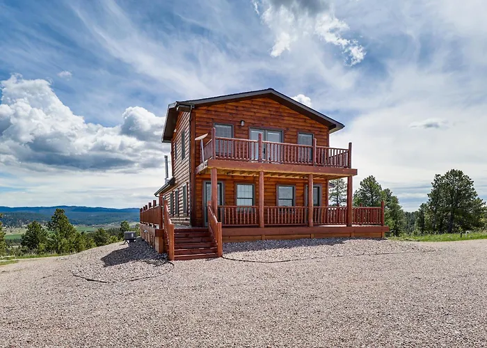 Peaceful Wyoming Cabin W/ Spacious Deck & Wet Bar!