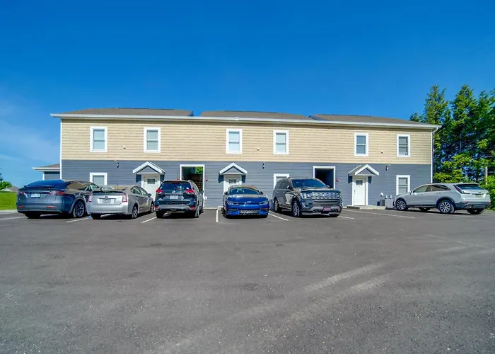 4 Mi To Lake Erie: Condo In Golf Community