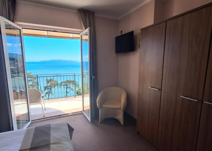 Villa Volosko With Private Parking And Breakfast,Seaview