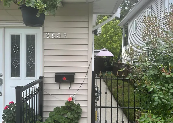 Clean And Quiet 2 Bdr 2 Bthr Private Entrance Entire Guests Suite Near Coquitlam Center Mall And Skytrain