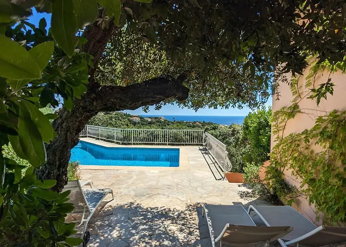 Villa Les Trois Chênes, piscine privée&vue mer sur Golfe de Saint Tropez