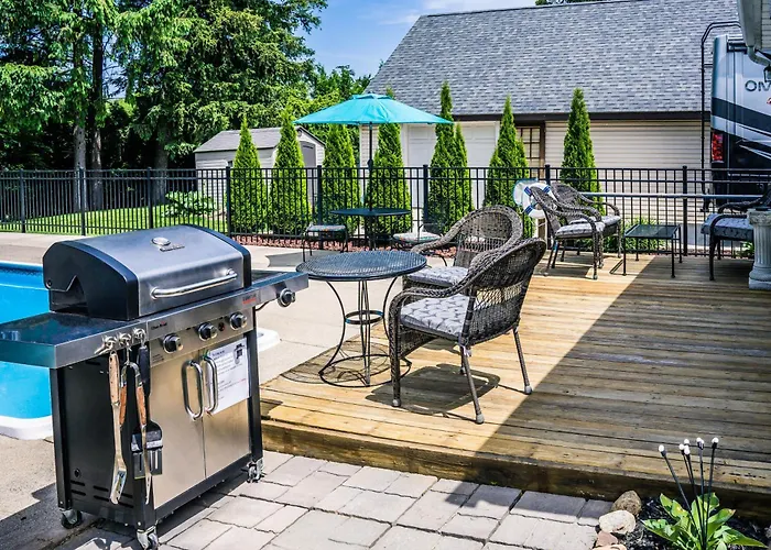 Cozy Tiffin House W/ Private Pool: 1 Mi To Town!