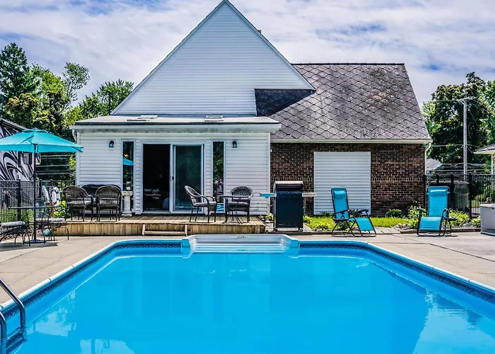 Cozy Tiffin House W/ Private Pool: 1 Mi To Town!