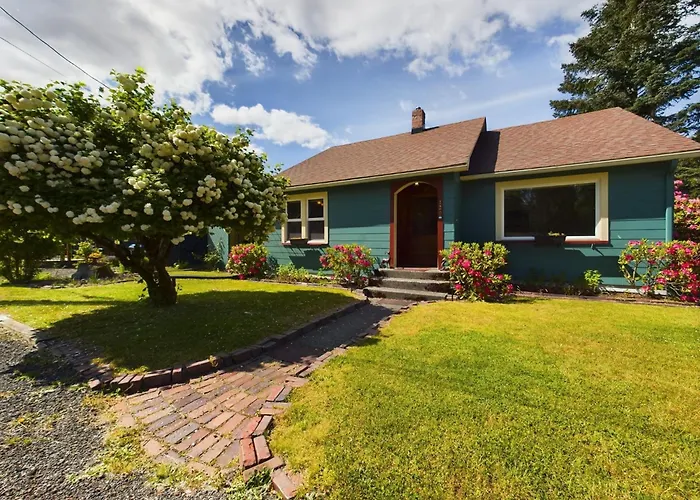Daffodil Cottage In Downtown Packwood, Wifi, Bbq, Firepit, Smores