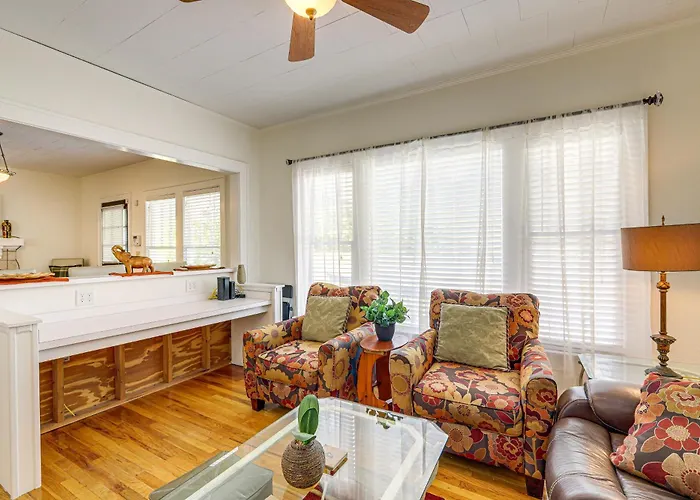 Main Street Home: 1 Mi To Callaway Gardens