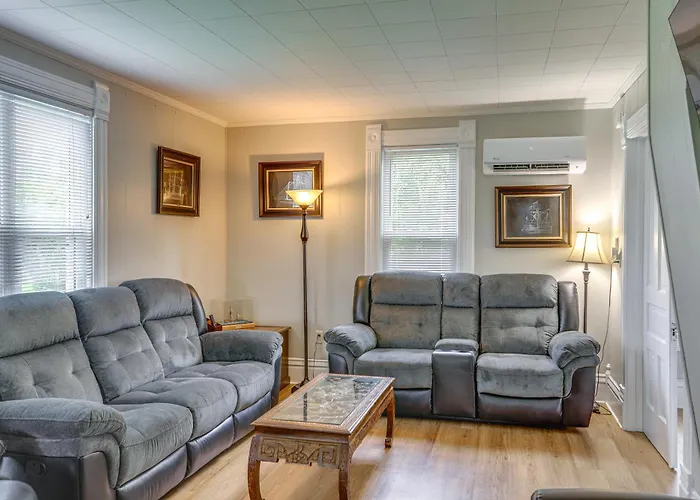 Welcoming Port Clinton Vacation Rental!