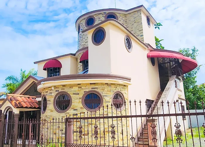 Villa Lujosa Con Piscina Bayaguana