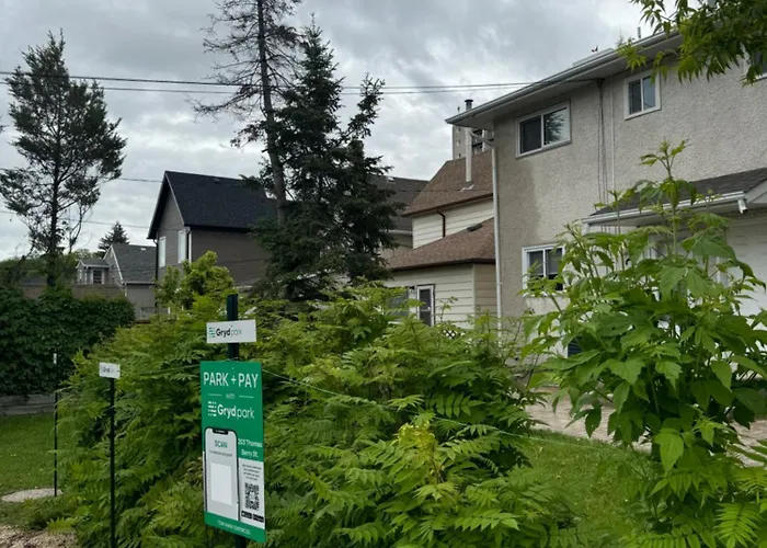 Classy Single Family House, Walk To St Boniface