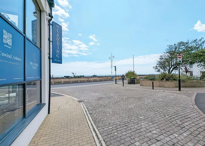 West Lodge, Bognor Regis