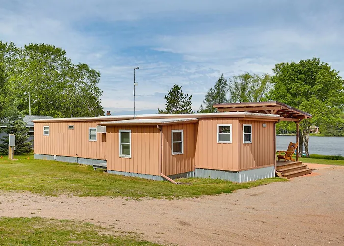 Rhinelander Vacation Rental W/ Yard On Venus Lake!