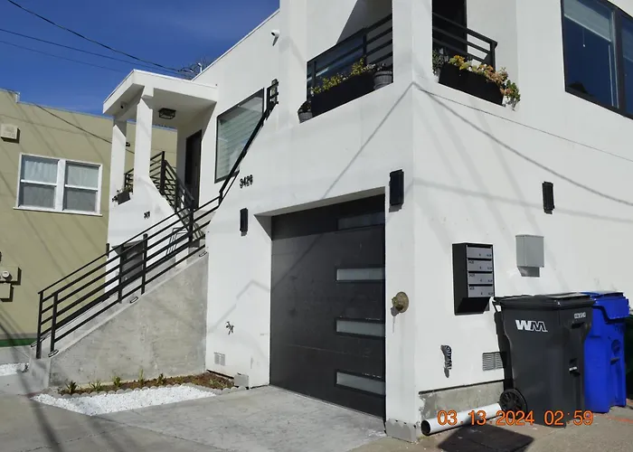 Modern 2Br 2Ba Oakland Oasis Furnished & Level 2 Evc