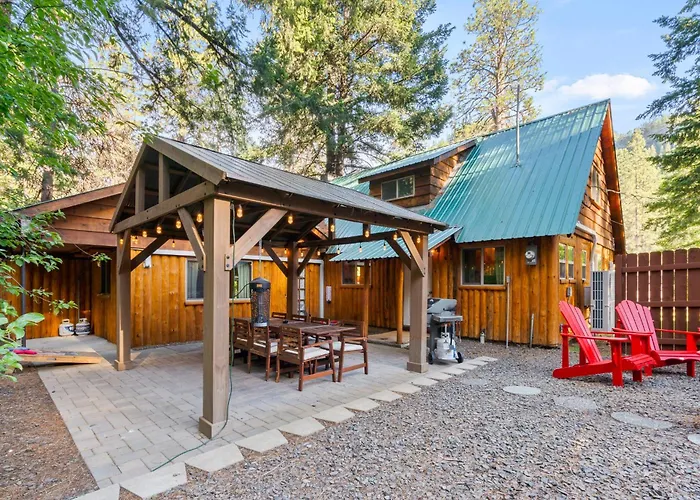 White Pass Log Cabin Luxury Retreat