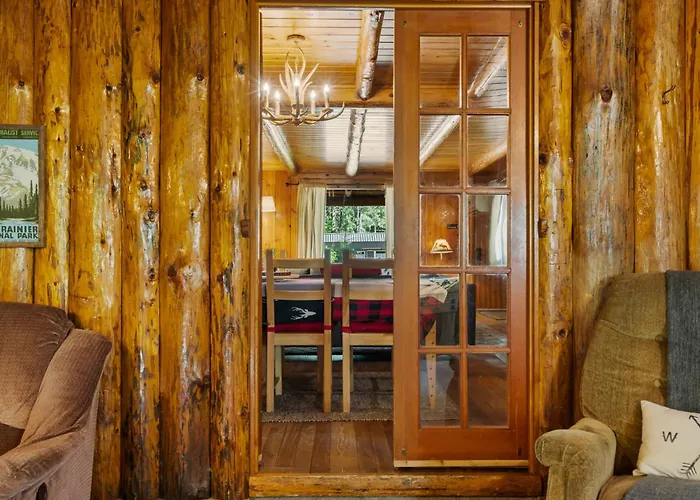 White Pass Log Cabin Luxury Retreat