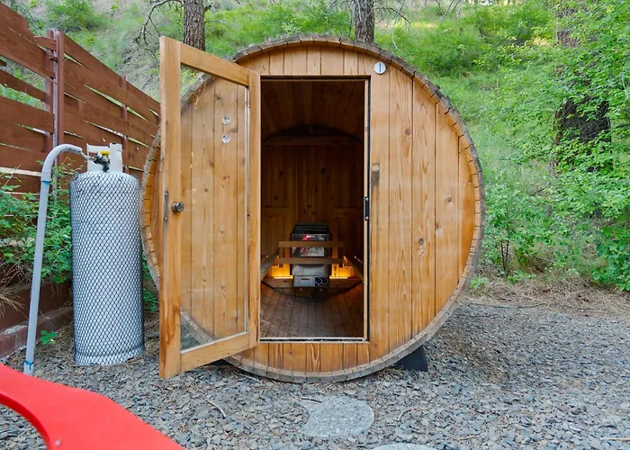 White Pass Log Cabin Luxury Retreat