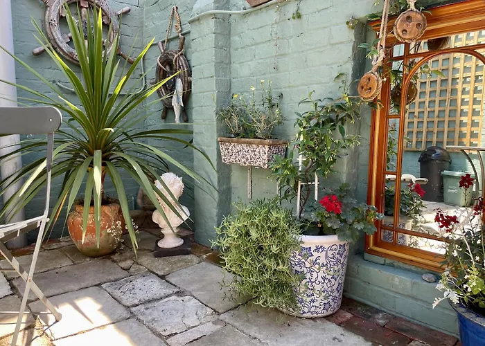 No 28 Cosy Cottage In The Heart Of Cowes