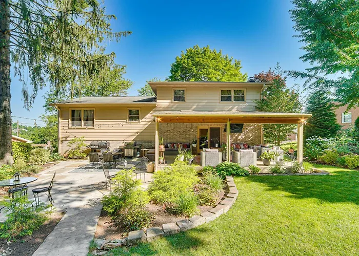 3 Mi To Lake Redman: Home W/ Furnished Pergola!