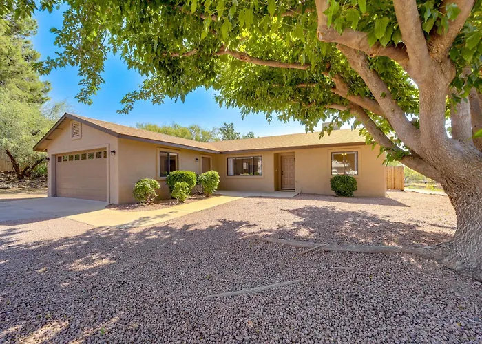3 Mi To Old Town Cottonwood: Sunny Home W/ Bbq