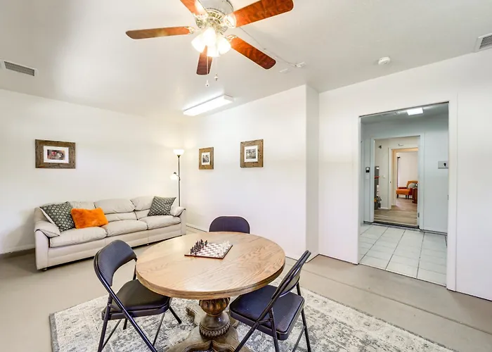 3 Mi To Old Town Cottonwood: Sunny Home W/ Bbq