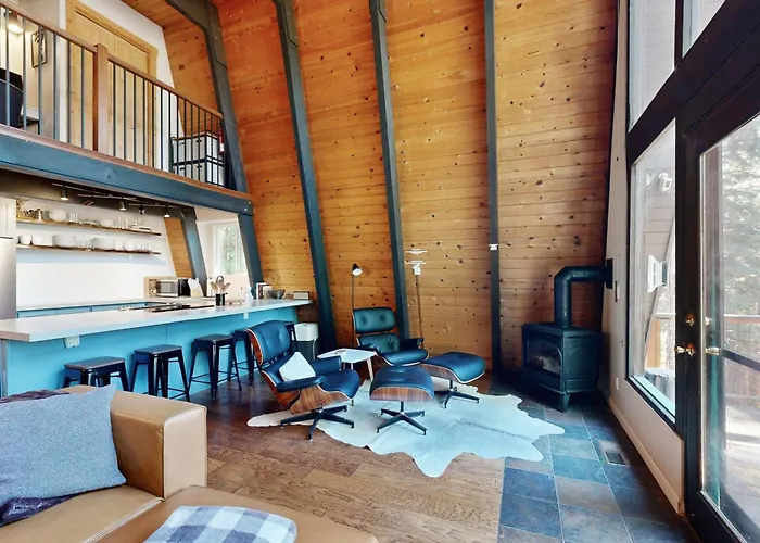 Canterbury Kings Beach Treehouse
