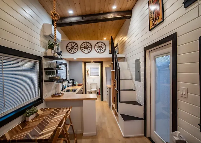 Unique Tiny Home Minutes From Downtown