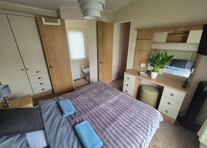 Amazing 2Bedroom Caravan In Lincoln, Tattershall